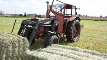 tractor 1685726 340