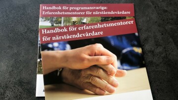 böcker på golv